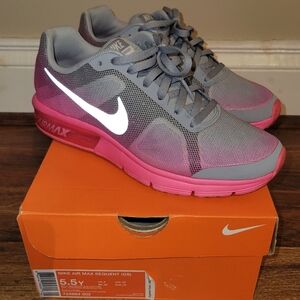 NIKE AIR MAX HOT PINK SIZE 5.5Y
